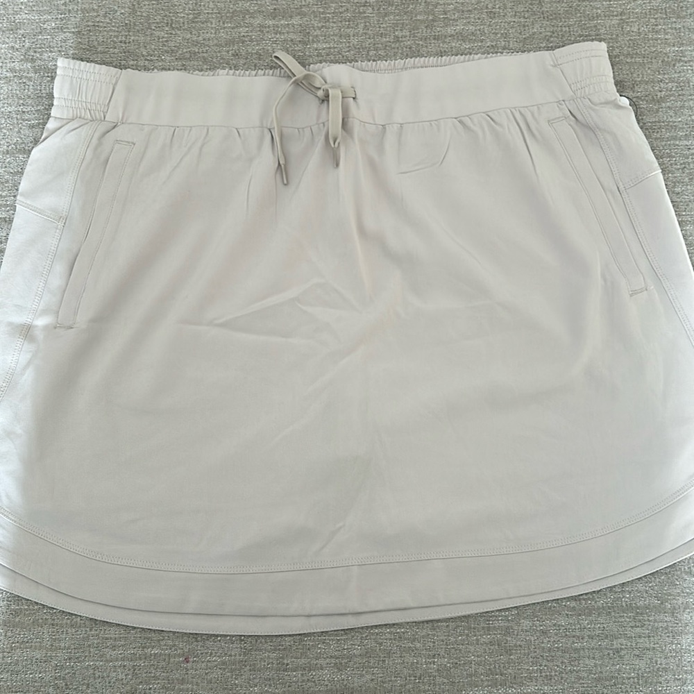RBX pull on Skort Size Large NWT.
